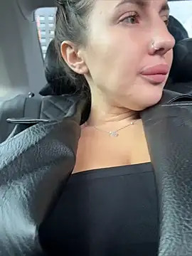 AleksandraRich's Live XXX Chat