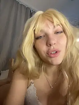 EasyPease élő XXX-chatje