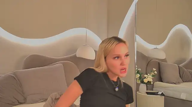 JuliaHotty_'s Live XXX Chat