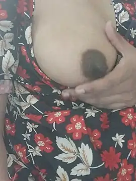 Sexynageena Adlı Modelin Web Kamerası Şovu