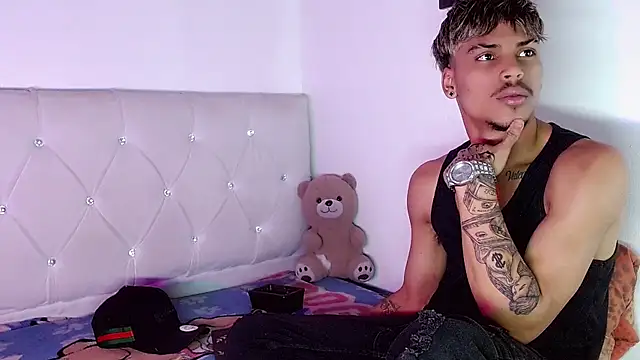 XXX chat uživo modela Angel_foxc13