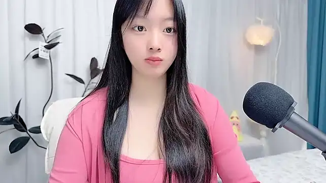 Winnie666999 现场XXX聊天