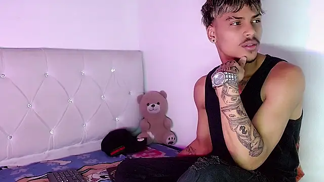 XXX chat uživo modela Angel_foxc13