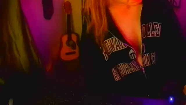 GoodGirlKelly: онлайн-секс-чат