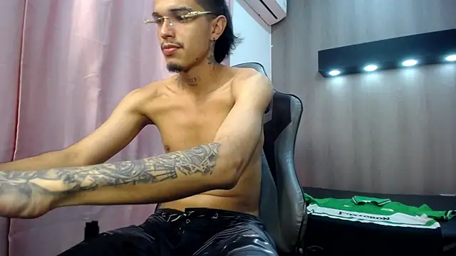 Tayson_Hotn Live XXX chat