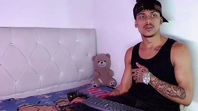 Chat +18 de Angel_foxc13 ao vivo