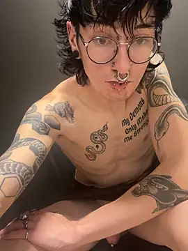 GothSadist's Live XXX Chat