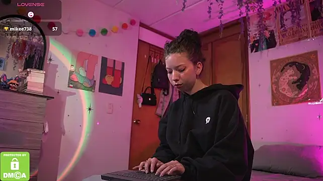Katyroronoa's Live XXX Chat