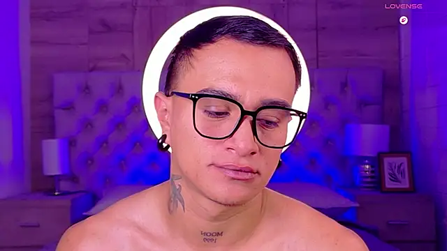 LiamDeeps' Live XXX Chat