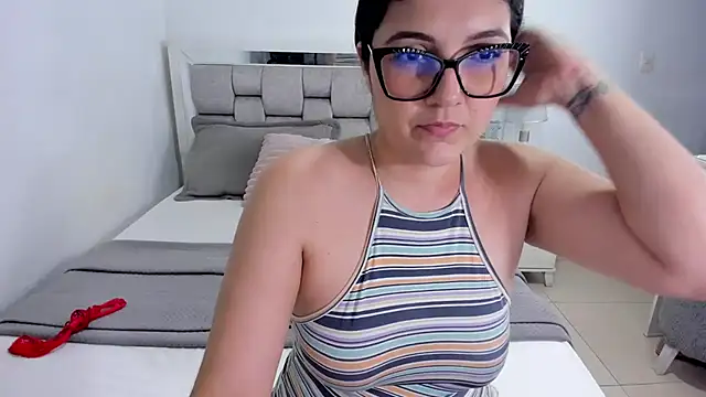 Camilaa_bueno Chat XXX in diretta