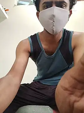 Pokazy przed kamerką – Muscular_boy_hard_D