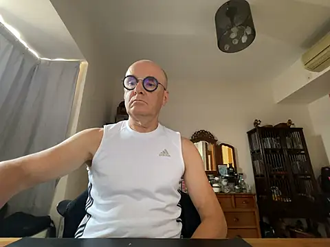 TKSnoopy7: απευθείας συνομιλία ΧΧΧ