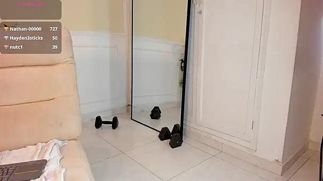 Chat XXX en directo de kendra_fit