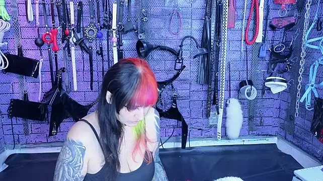 Chatroom XXX en direct de PANDORANEZZ
