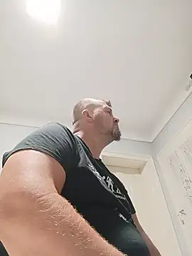 mariusSingur Chat XXX live