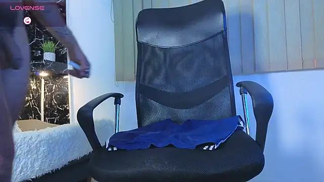 Chat XXX ao vivo de MR_EITHAN