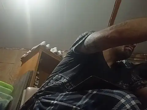 צ'אט XXX בשידור חי של DickNasty6908