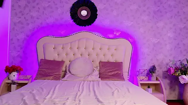 GracieNoir Adlı Modelin Canlı XXX Sohbeti