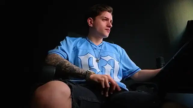 FelixStarkk Chat XXX live
