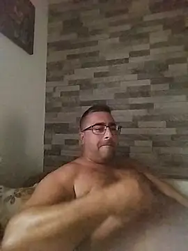 Živý XXX chat ADRIAN_ADI40
