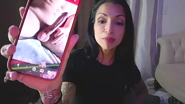 AllOiledUp Adlı Modelin Canlı XXX Sohbeti