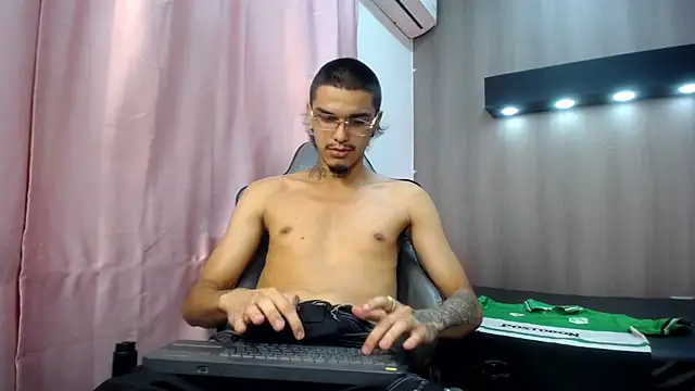 Tayson_Hotn Live XXX chat