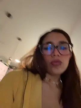 Alice-fire Adlı Modelin Canlı XXX Sohbeti