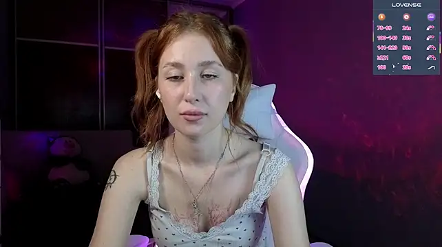 دردشة AmyFoxy الجنسية المباشرة