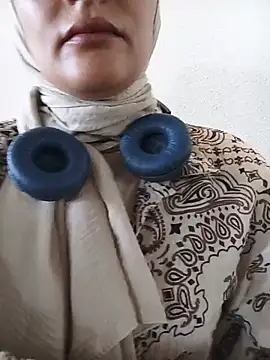MisyonerNur webcam show