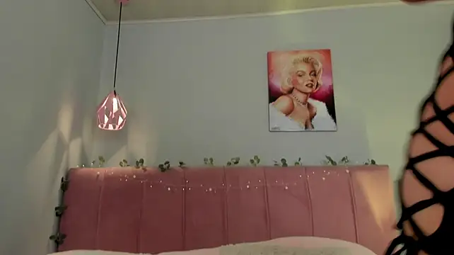 ScarletGV Adlı Modelin Canlı XXX Sohbeti