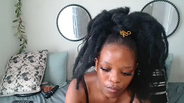 Онлайн чат XXX FreakyNubian
