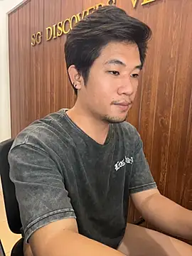 XXX chat uživo modela Titanryu
