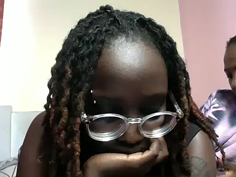 צ'אט XXX בשידור חי של SexyAry