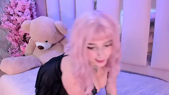 Chat +18 de GiaMoretti1 ao vivo
