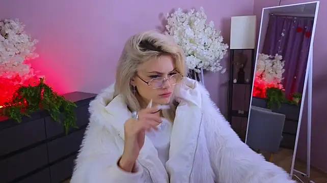Chat +18 de JenyRomero ao vivo