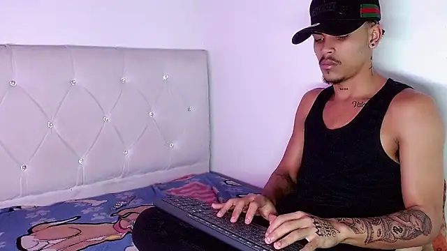 Angel_foxc13 Adlı Modelin Canlı XXX Sohbeti