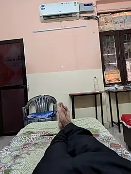 DesiLadkaRahul Show in webcam