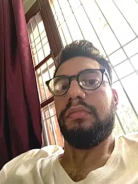 הופעת וובקאם של Handsome_guy_