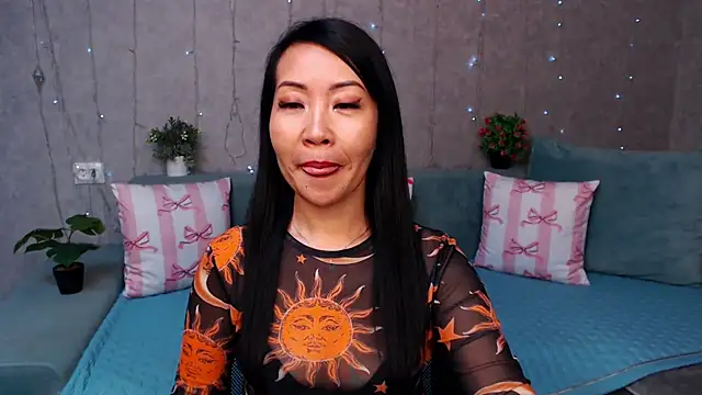 LiaPak's Live XXX Chat
