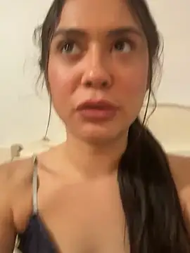 Chat XXX en directo de Yocelinbabyyy