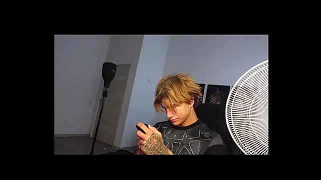 XXX chat uživo modela Denis_Wu