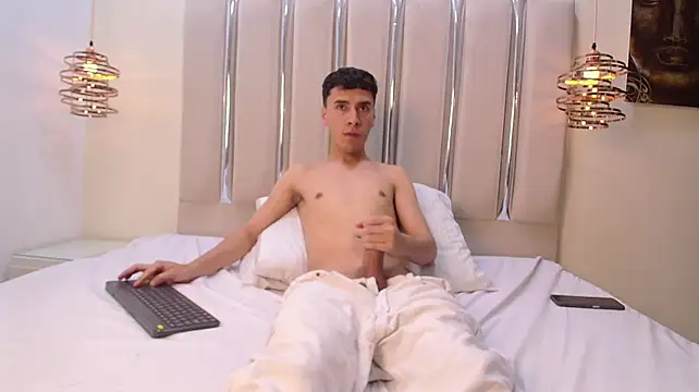 Онлайн чат XXX MaxLeons