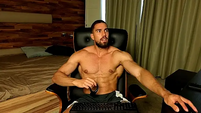 צ'אט XXX בשידור חי של IvanHydee