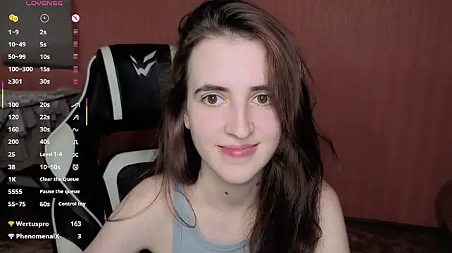 צ'אט XXX בשידור חי של reaissss