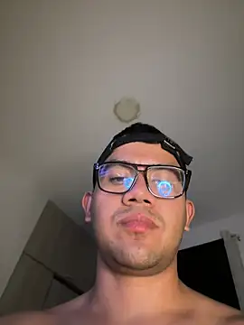 XXX chat uživo modela ENZODELEON