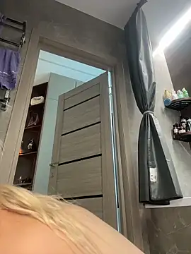 Chat +18 de HugeBoobsAlice ao vivo