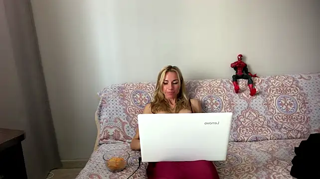 NickyGlow: απευθείας συνομιλία ΧΧΧ