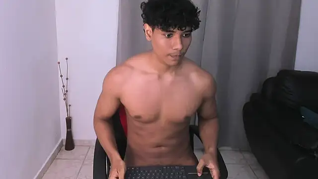 Chat +18 de Logan_jake ao vivo