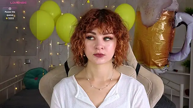 XXX chat uživo modela Kira__Fluffy