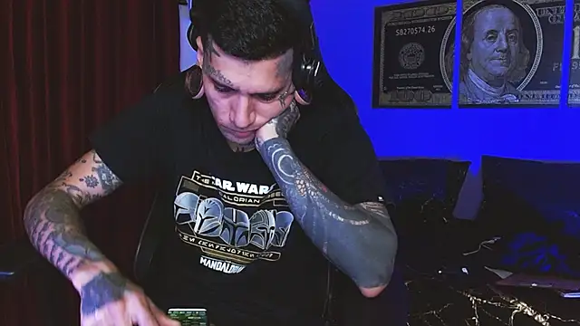 צ'אט XXX בשידור חי של jhonny__ackerman